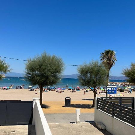 Apartamento en la playa. Free Parking. Free WiFi L' Escala Buitenkant foto